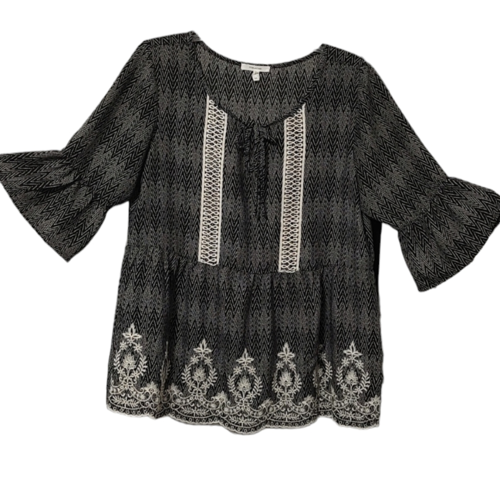 Black & Cream Maurices Blousy Tunic Top w/ Embroidery Detail sz Medium